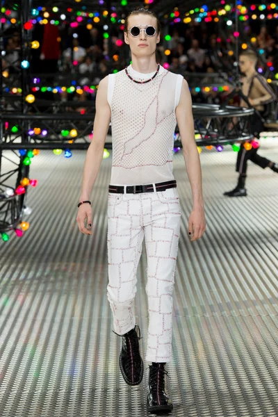 Look 29